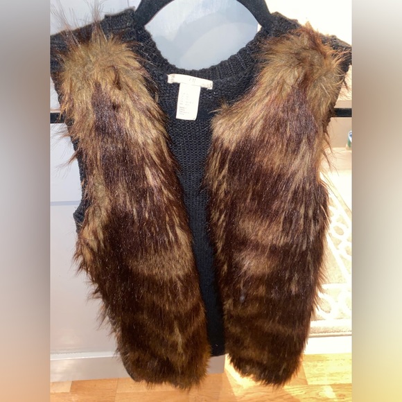 H&M FUR COLLAR SWEATER VEST - Picture 3 of 7